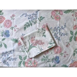 Vintage pair of pillowcases, Springs, floral cottagecore floral